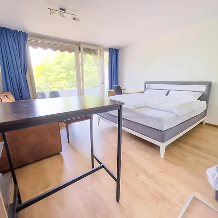 Ruhiges Apartment, Balkon, U-bahn * Munique