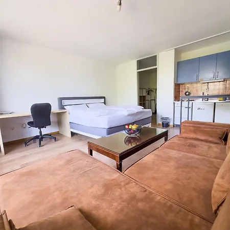 Ruhiges Apartment, Balkon, U-bahn *
