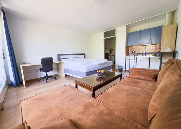 Ruhiges Apartment, Balkon, U-bahn *