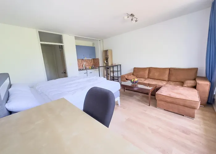 Ruhiges Apartment, Balkon, U-bahn