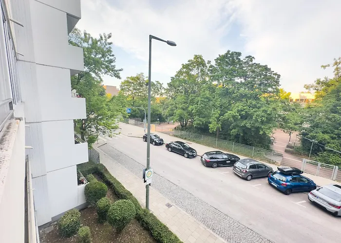 Ruhiges Apartment, Balkon, U-bahn * מינכן